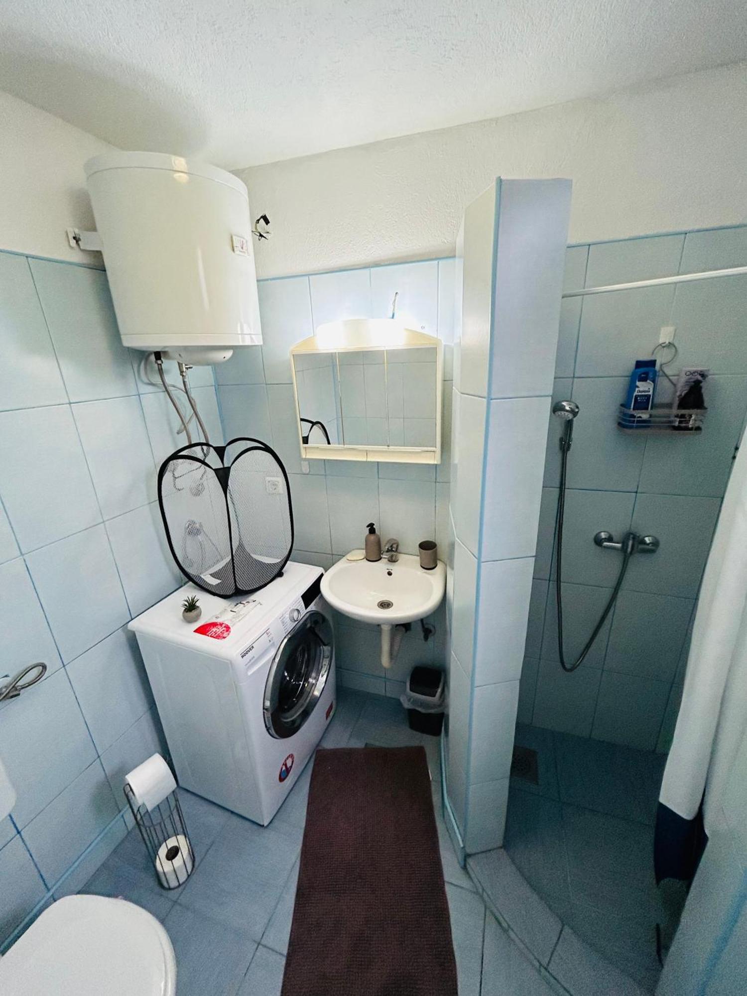 Apartmani Star Tuzla Buitenkant foto