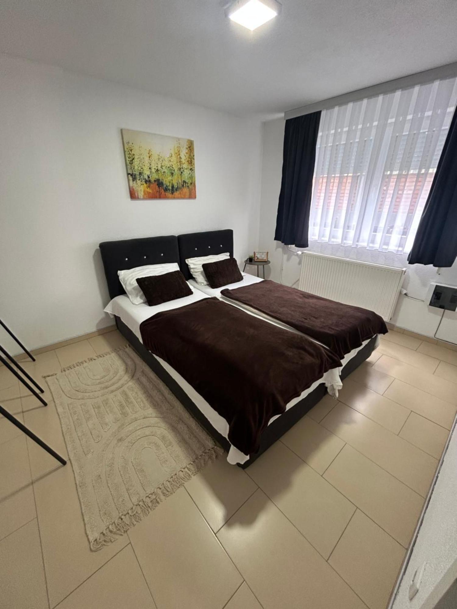 Apartmani Star Tuzla Buitenkant foto