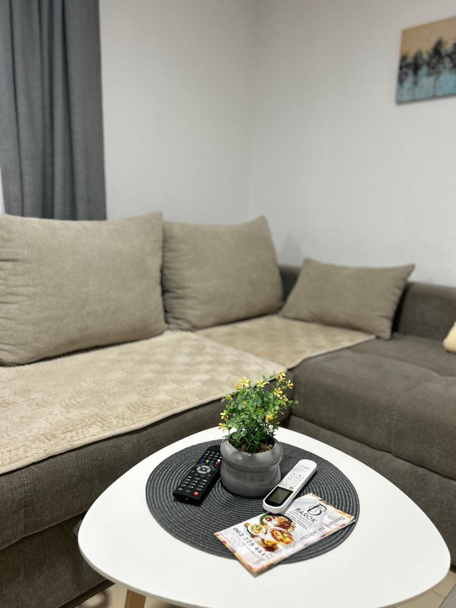 Apartmani Star Tuzla Buitenkant foto