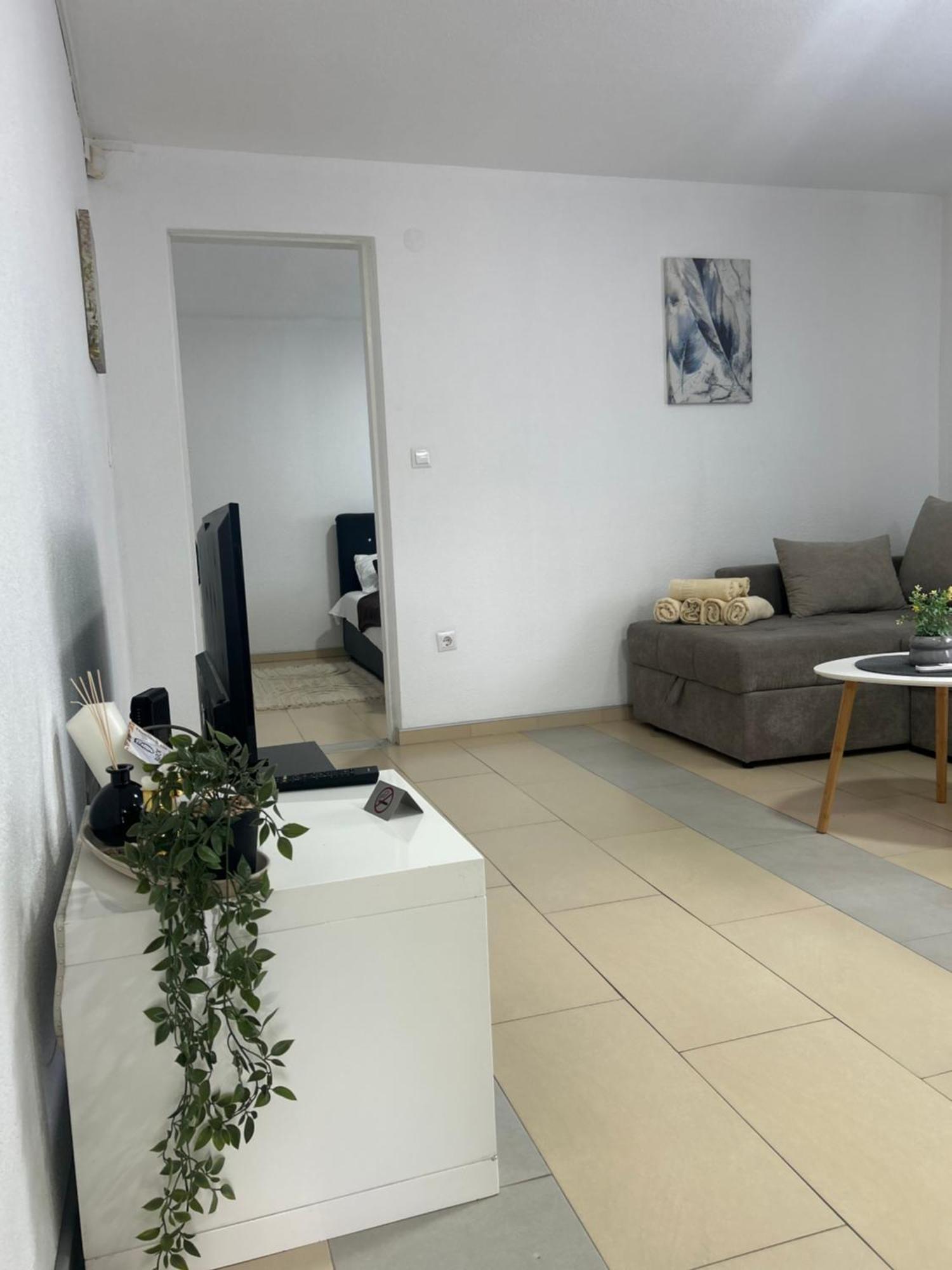 Apartmani Star Tuzla Buitenkant foto