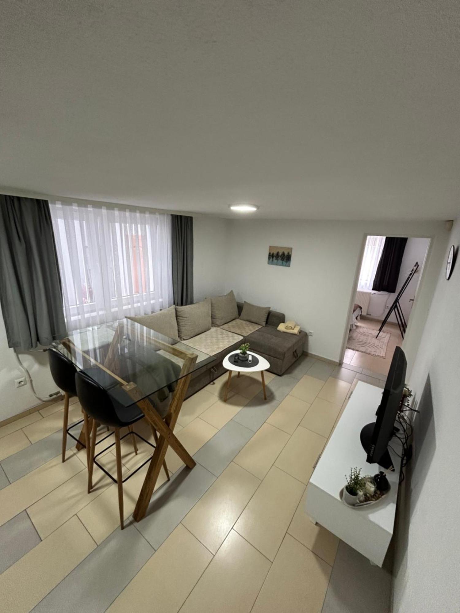 Apartmani Star Tuzla Buitenkant foto