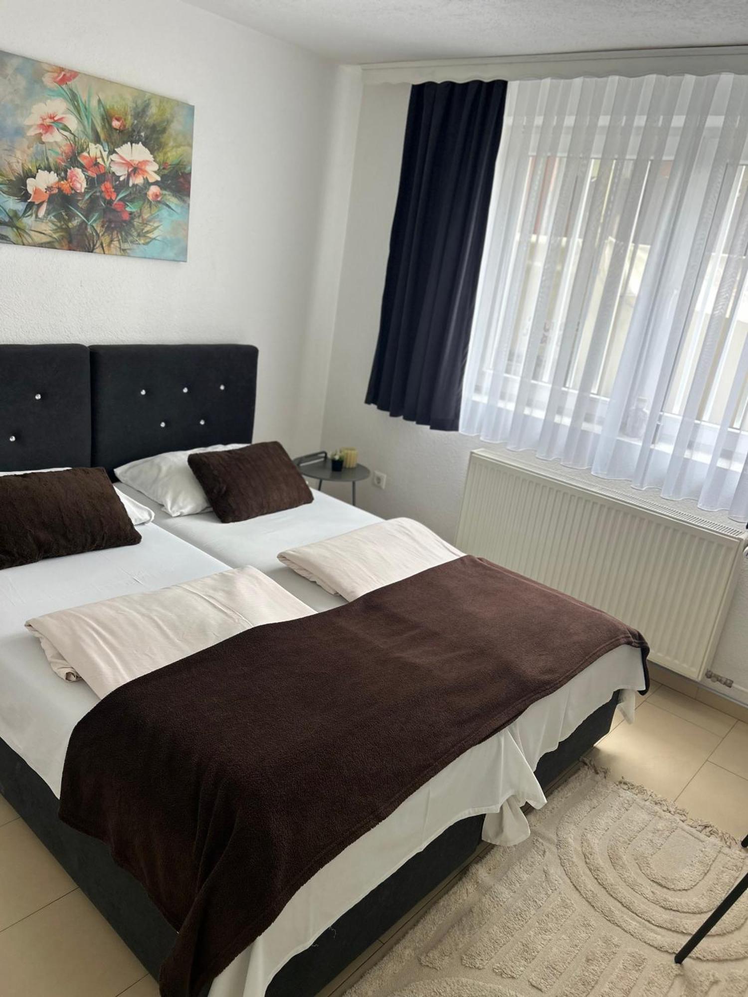 Apartmani Star Tuzla Buitenkant foto
